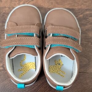 Ten Little Everyday Sneakers, Size 6.5, in Mocha